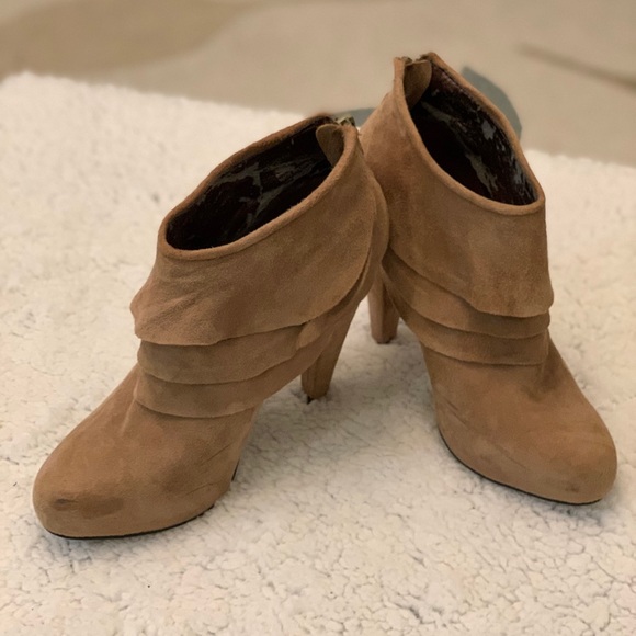 Cute Tan Steve Madden Boots / Booties Sz 6.5 - Picture 8 of 10